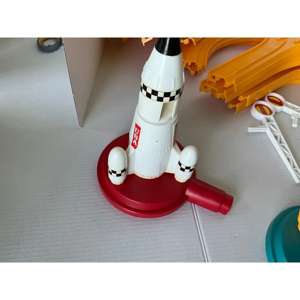 Playmates Vintage Disneyland Play Set Battery Train 31‎ Pieces Mickey Mouse Toy